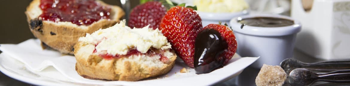 OVERNIGHT STAY WITH AFTERNOON TEA & PROSECCO 